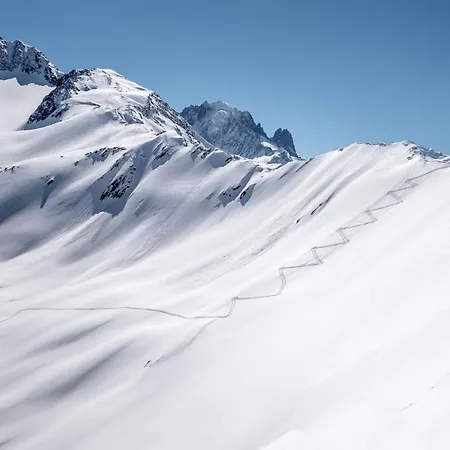 Benoit - Modern 8 Pax Free Parking Mountain View - By Cozee Chalé *